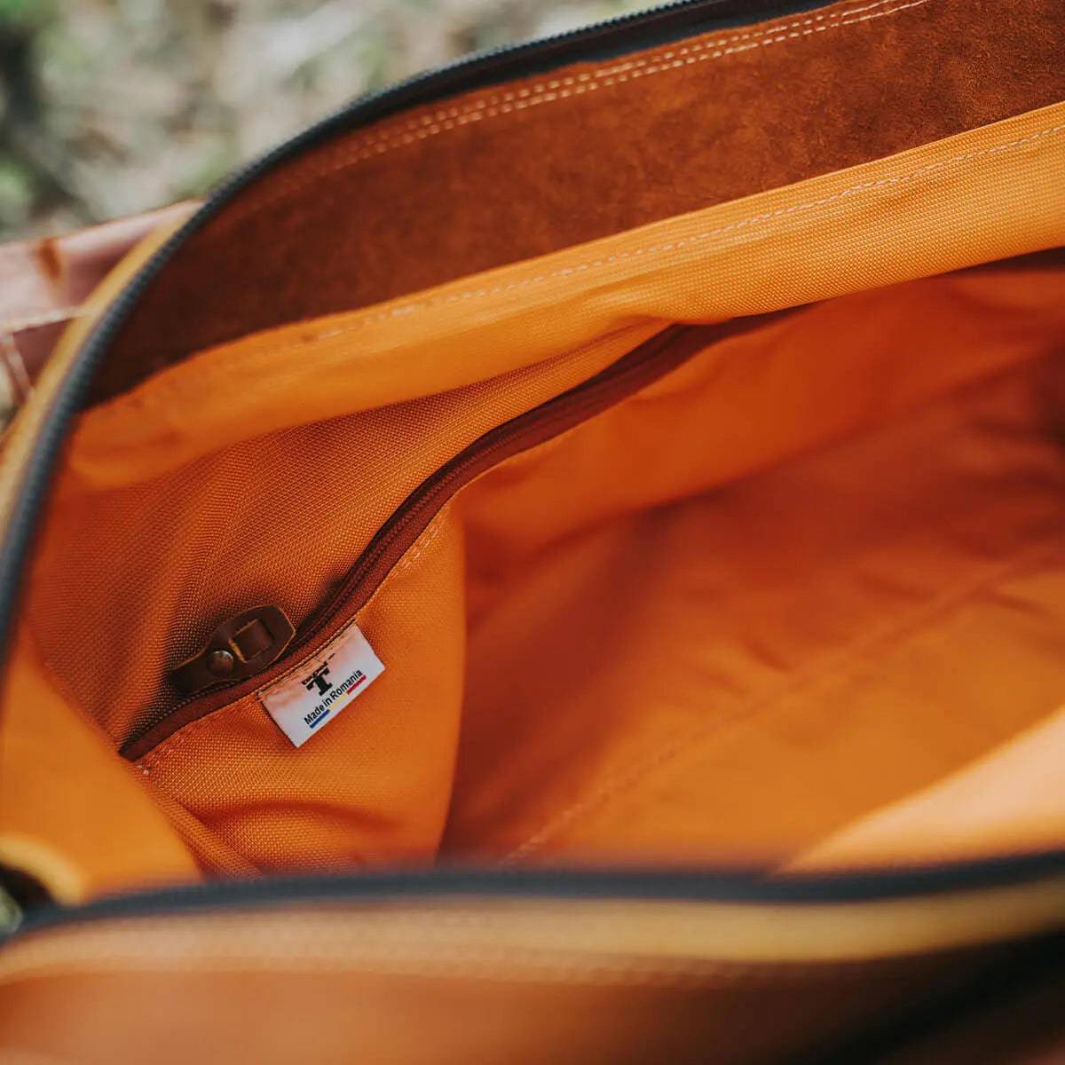 Geanta vintage piele - Articole de Vanatoare