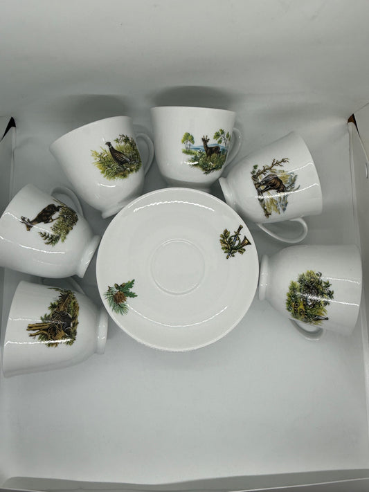 Set portelan cafea format din cesti farfurii - Articole de Vanatoare