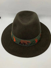 Palarie vanator cu broderie si boruri mari