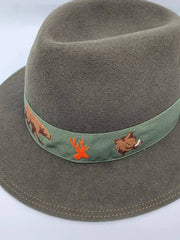 Palarie vanator cu broderie si boruri mari