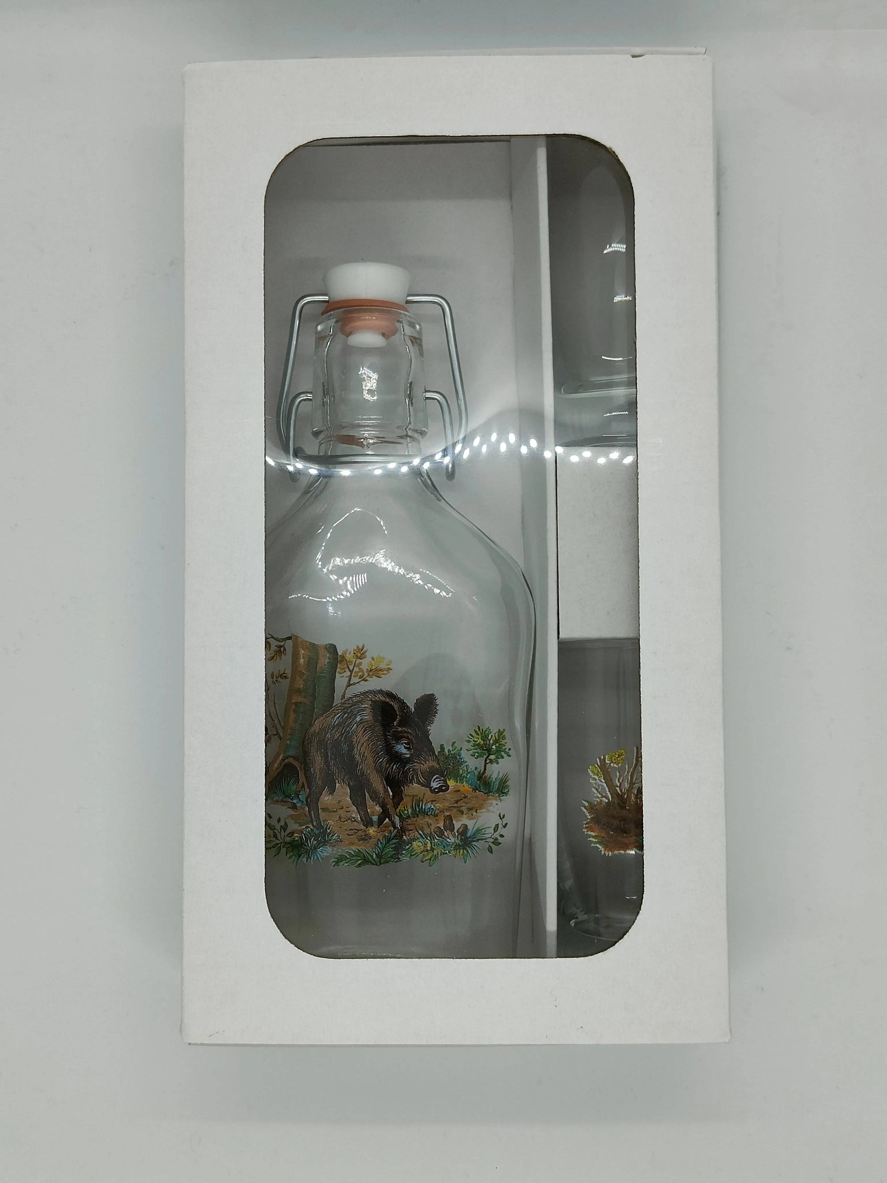 Set sticla cu 2 pahare tarie motiv vanatoare