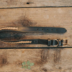 Zgarda caine cu impletitura