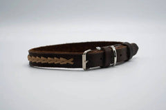 Zgarda caine cu impletitura