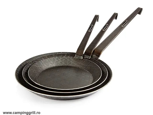 Tigaie fier forjat 28 cm Petromax - Articole de Vanatoare