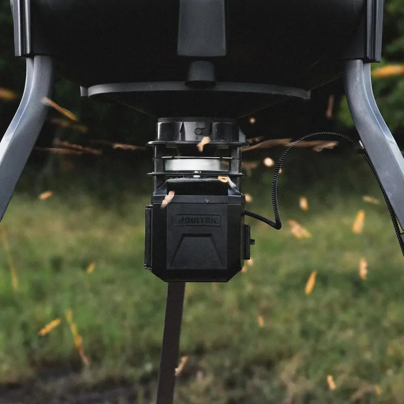Hranitor automat vanat Moultrie Pro Hunter III - Articole de Vanatoare
