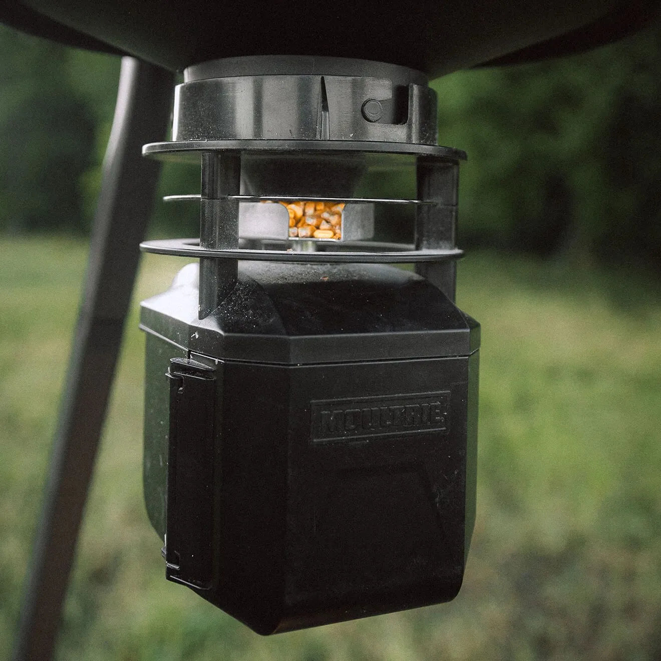 Hranitor automat vanat Moultrie Pro Hunter III - Articole de Vanatoare