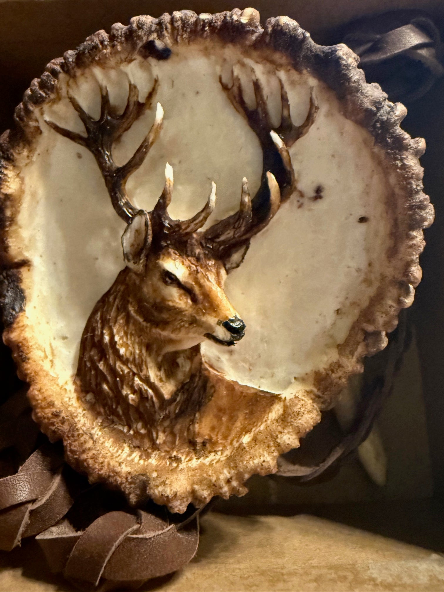 Cravata Vanatoreasca sculptata manual Cerb